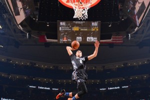 开云官方直播-76人队拼劲十足，冲击东部决赛，76人东部冠军